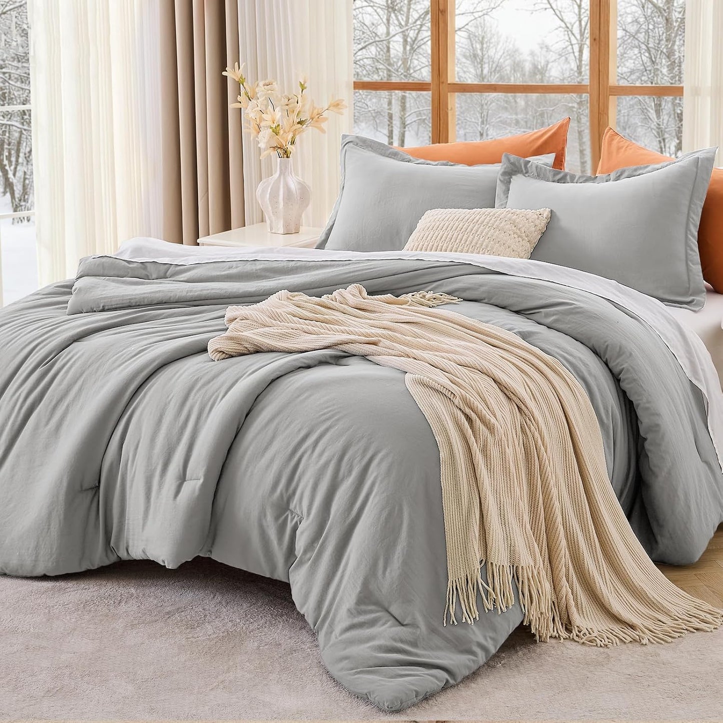 3-piece comforter set 🛌. Soft microfiber, anti-clumping design & easy to clean. Shop our special offer today!
