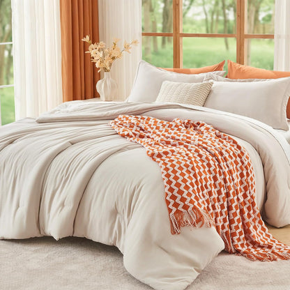 3-piece comforter set 🛌. Soft microfiber, anti-clumping design & easy to clean. Shop our special offer today!