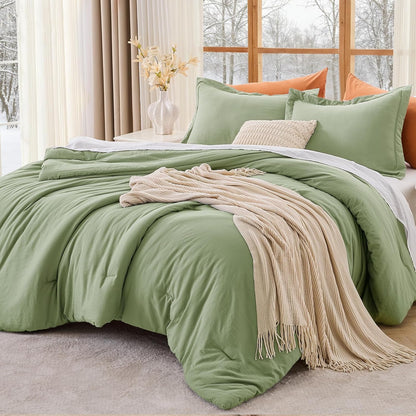 3-piece comforter set 🛌. Soft microfiber, anti-clumping design & easy to clean. Shop our special offer today!