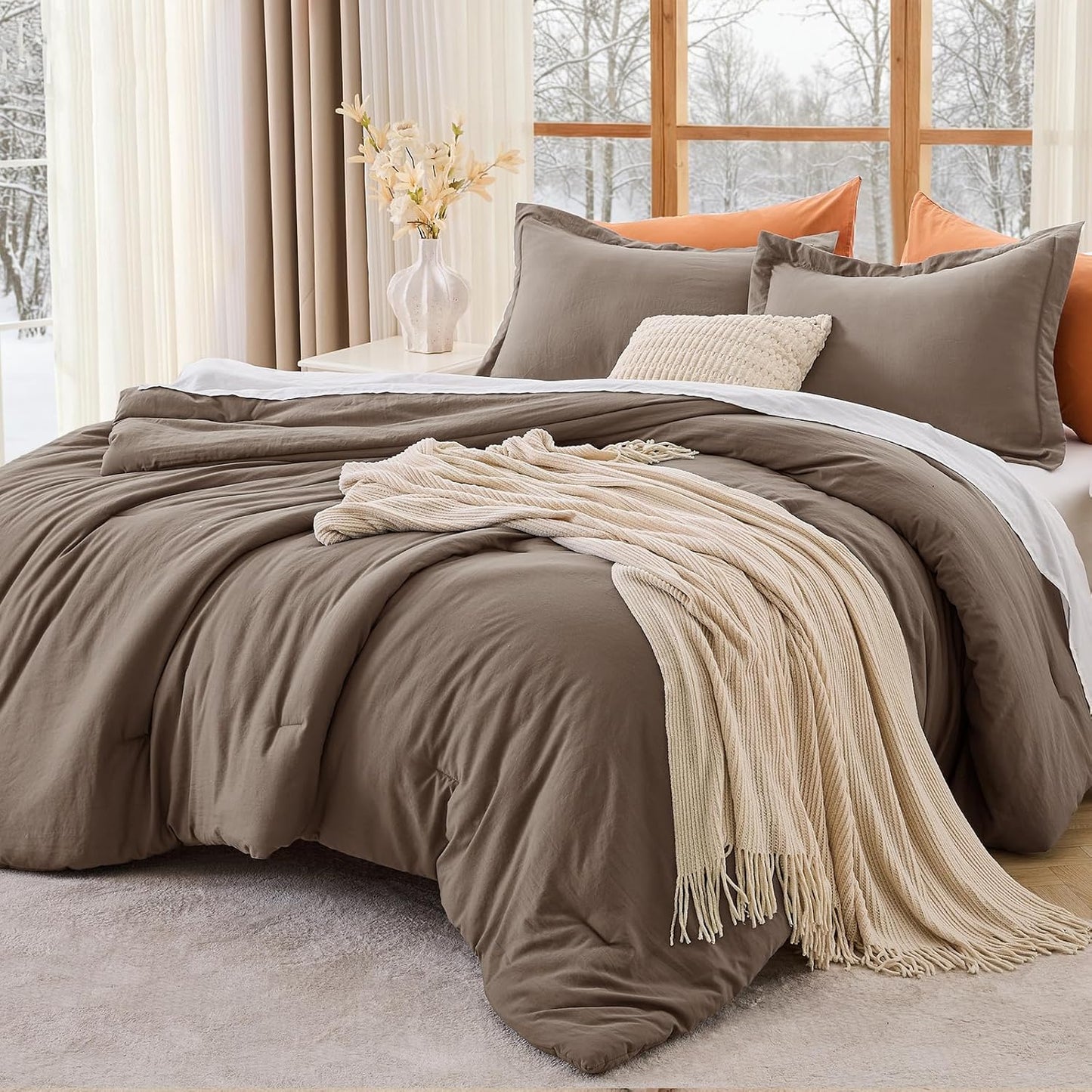 3-piece comforter set 🛌. Soft microfiber, anti-clumping design & easy to clean. Shop our special offer today!